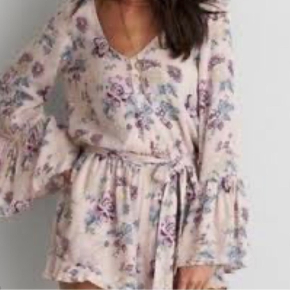 AMERICAN Eagle Floral Romper Size XS - Picture 2 of 9